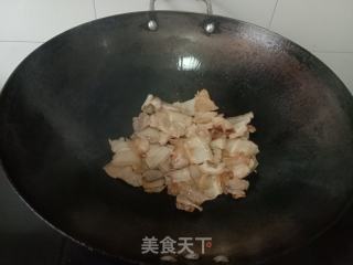青椒炒回锅肉的做法步骤：2