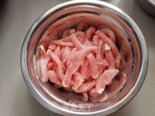 干炸小酥肉的做法步骤：1
