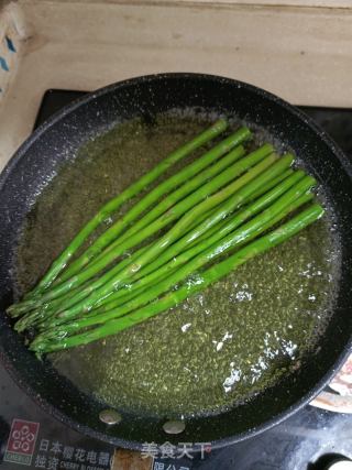 酱醋拌芦笋的做法步骤：2