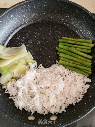 肉蔬拌饭的做法步骤：1