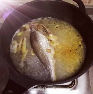 豆酱焖黄鱼????????????的做法步骤：3