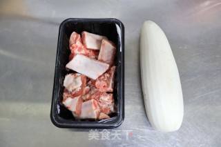 排骨海米萝卜汤的做法步骤：1