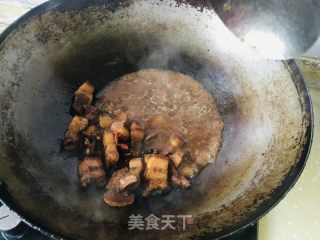 红烧肉烩菜的做法步骤：4