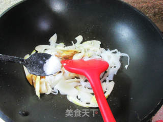 雷笋炒牛百叶的做法步骤：8