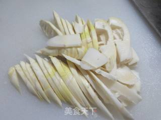雷笋炒牛百叶的做法步骤：3