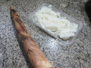雷笋炒牛百叶的做法步骤：1