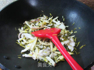 咸菜笋尖炒乌贼的做法步骤：9