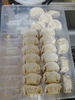 三鲜饺子的做法步骤：2