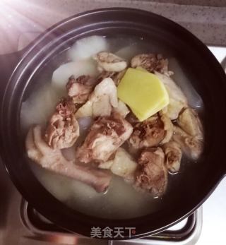 白萝卜文昌鸡汤????????的做法步骤：2