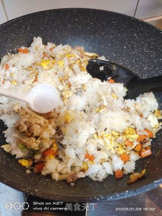 胡萝卜鸡蛋炒饭的做法步骤：6