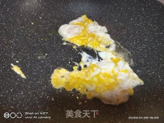 胡萝卜鸡蛋炒饭的做法步骤：3