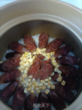 腊肠煲仔饭的做法步骤：9