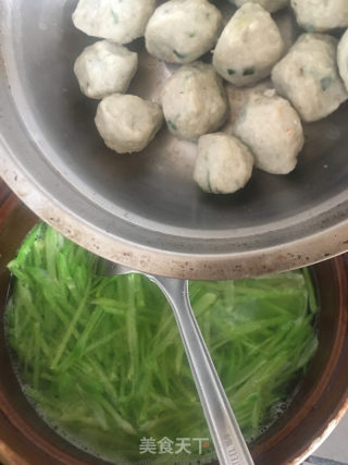 青萝卜鱼丸汤的做法步骤：6