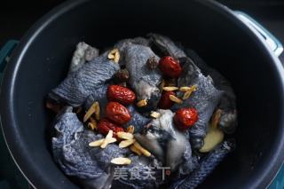 不加一滴水的椰子乌鸡汤的做法步骤：6