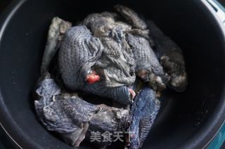 不加一滴水的椰子乌鸡汤的做法步骤：3