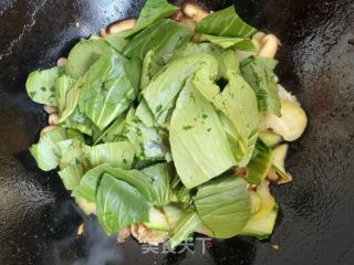 香菇油菜炒五花肉的做法步骤：9