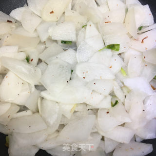 油渣炒萝卜的做法步骤：5
