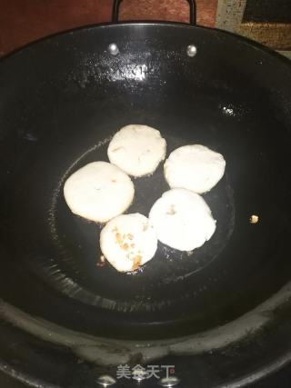 黄瓜粉丝香肠山药饼的做法步骤：3