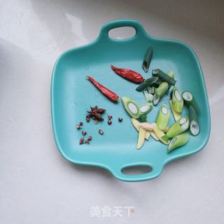 酱烧鲅鱼头的做法步骤：2