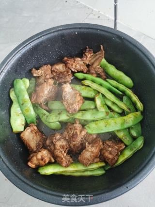 正宗东北菜，排骨炖豆角的做法步骤：4