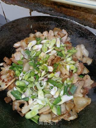蒜苗回锅肉的做法步骤：4
