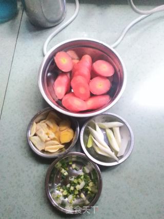胡萝卜鸡腿的做法步骤：3