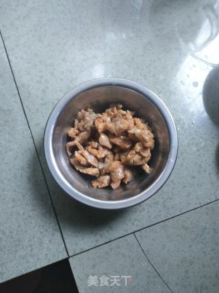 青红椒炒肉的做法步骤：6
