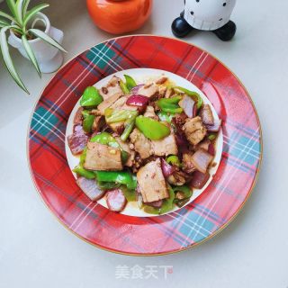 五花肉炒辣椒的做法步骤：11