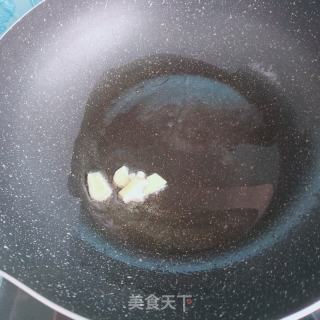 五花肉炒辣椒的做法步骤：4