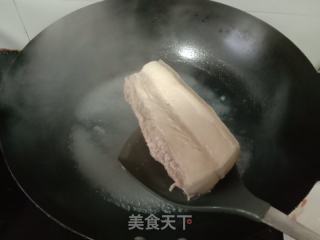 蒜苗回锅肉的做法步骤：3