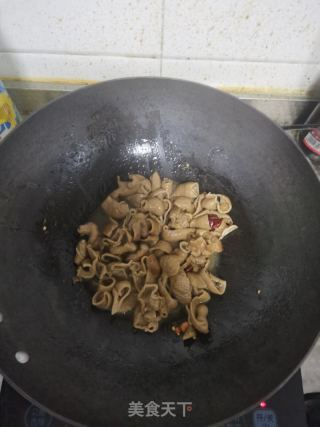 爆炒肥肠的做法步骤：14