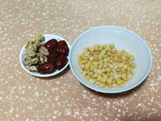 红枣核桃豆浆的做法步骤：1