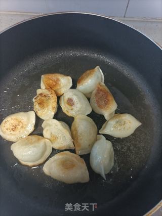 煎饺子的做法步骤：7
