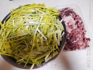 韭黄炒肉末的做法步骤：1