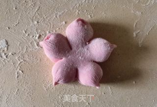 樱花花馒头的做法步骤：4