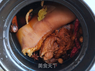 卤肘花的做法步骤：7