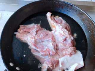 卤肘花的做法步骤：2