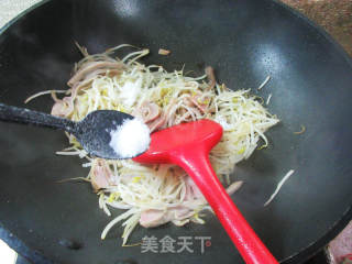 糟香猪肚炒绿豆芽的做法步骤：6