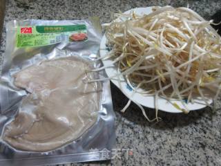 糟香猪肚炒绿豆芽的做法步骤：1