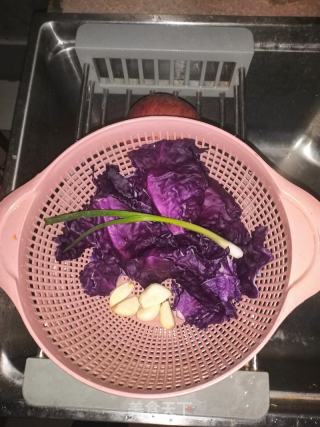 凉拌紫甘蓝的做法步骤：2