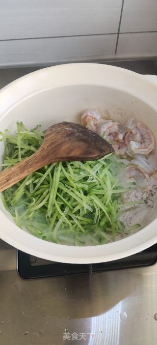 青萝卜粉丝扇贝汤的做法步骤：6