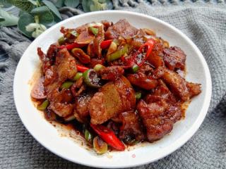 大葱炒五花肉的做法步骤：11