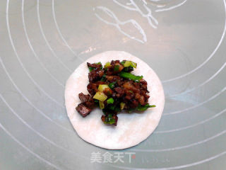 葱香腊肉蘑菇蒸饺的做法步骤：7