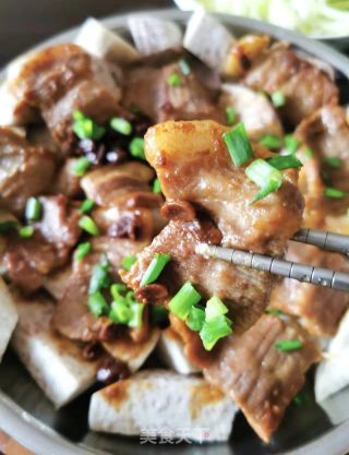 酱香五花肉蒸芋头的做法步骤：11