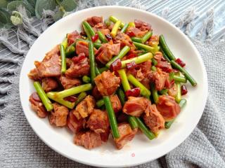 蒜苔炒腊鸭腿的做法步骤：10