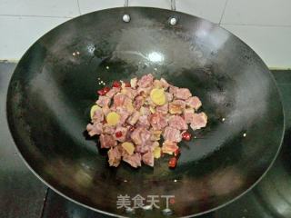 蒜苔炒腊鸭腿的做法步骤：5