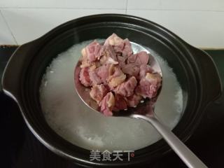 蒜苔炒腊鸭腿的做法步骤：2