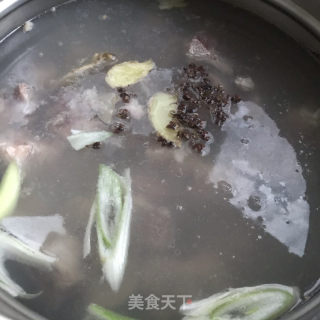 酱焖排骨的做法步骤：2