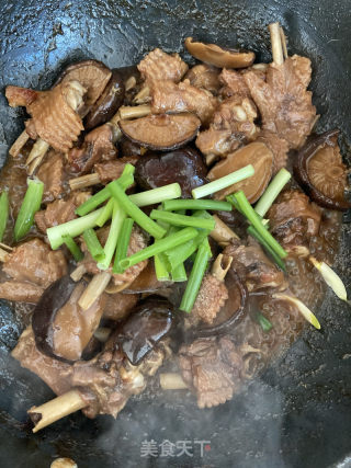 冬菇焖鸭翅的做法步骤：14