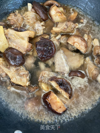冬菇焖鸭翅的做法步骤：12